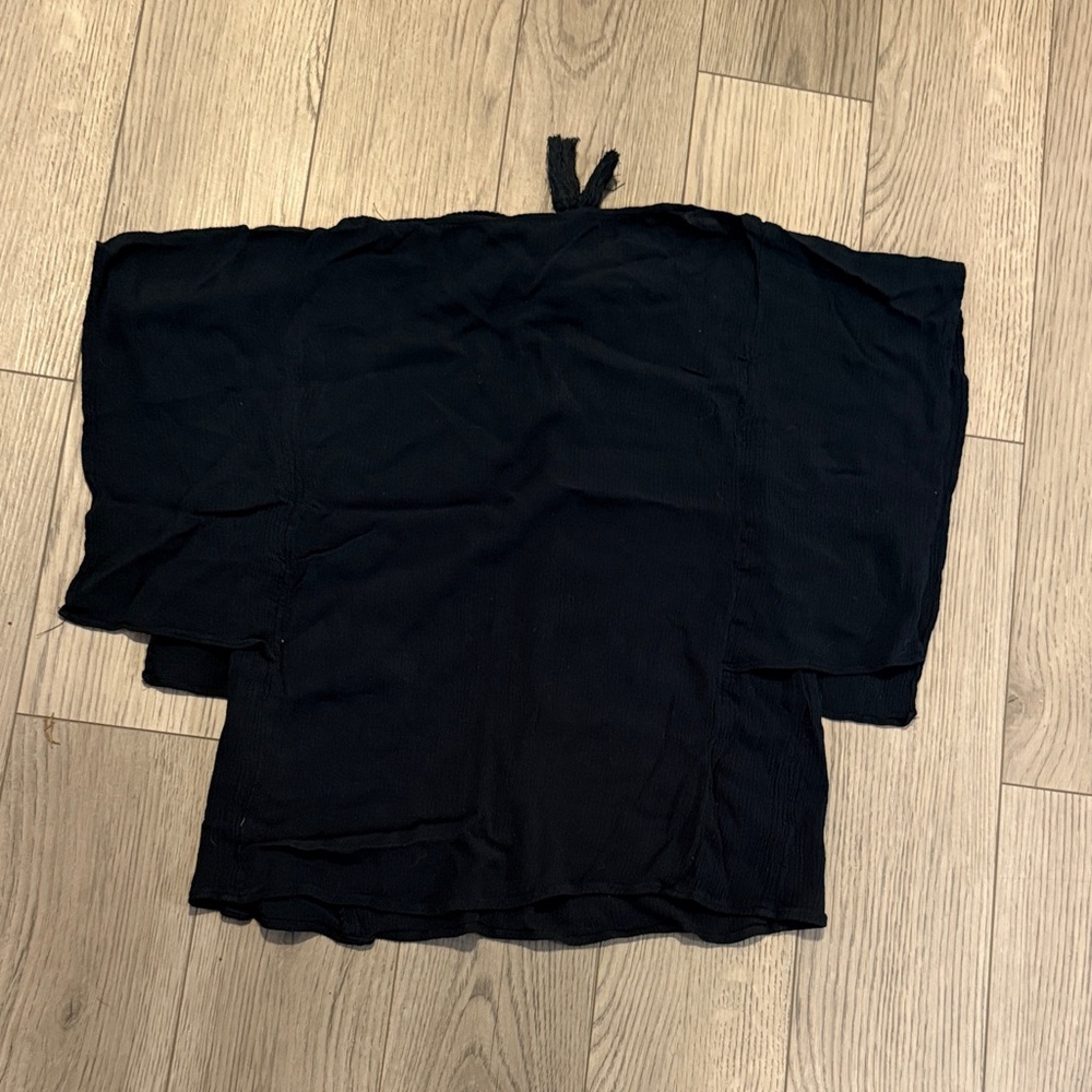 Elegant Black Women's Top Junior xs xsmall top in good used condition - Picture 3 of 3